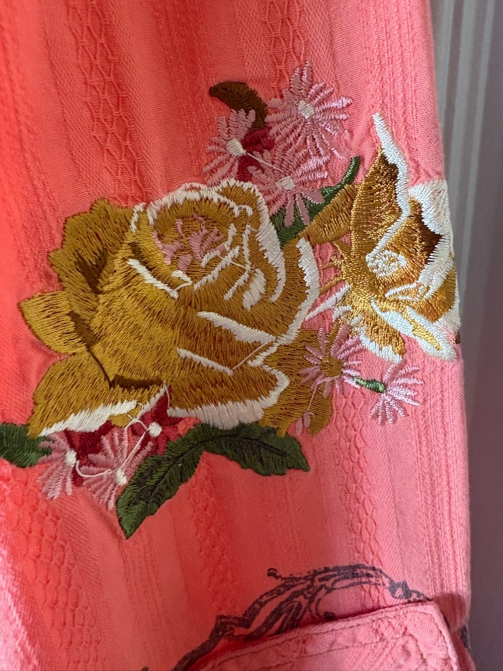 3J Workshop Johnny Was |  Floral embroidered button down. Feminine Unique Boho - Picture 4 of 9